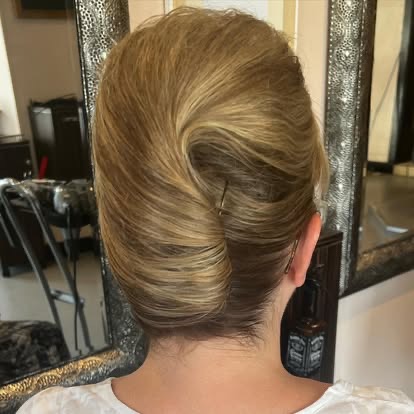 Smooth French pleat